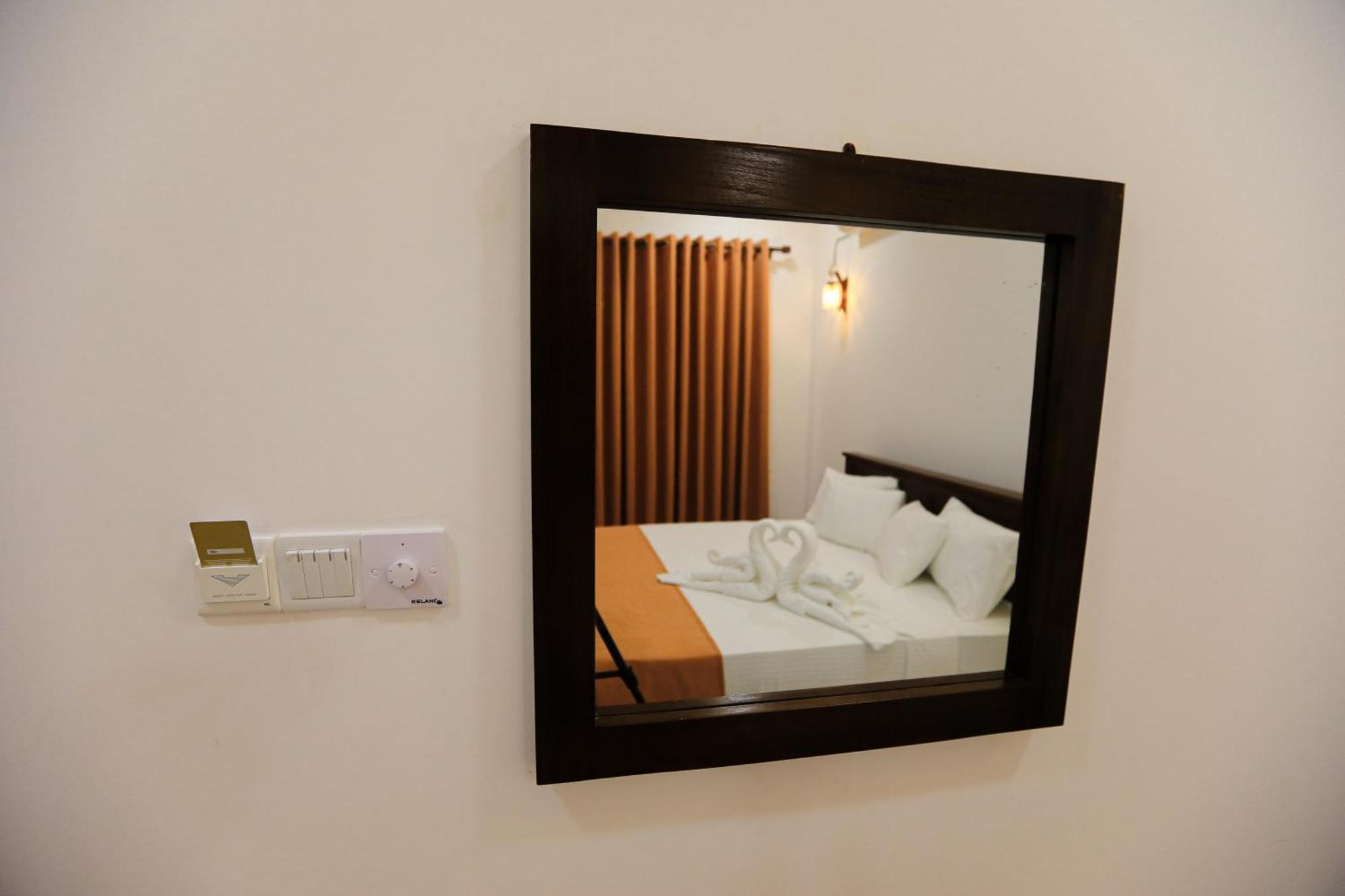 D Marit Motel Negombo Exterior photo